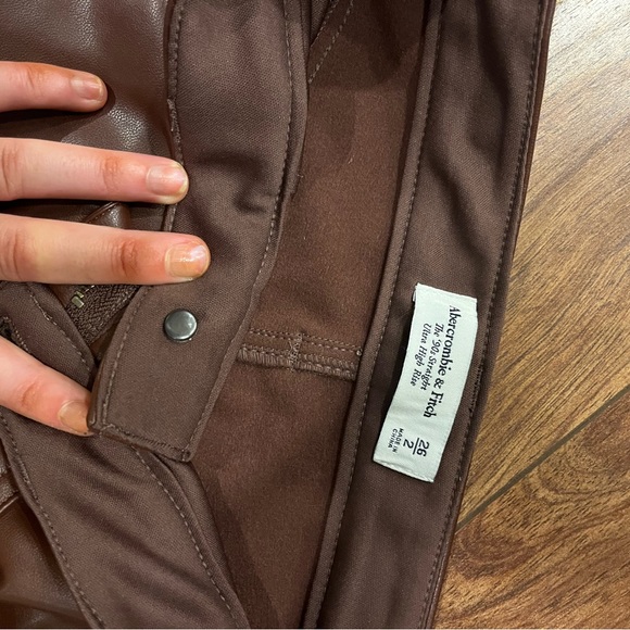 Brown Abercrombie 90s leather pants - Picture 2 of 3